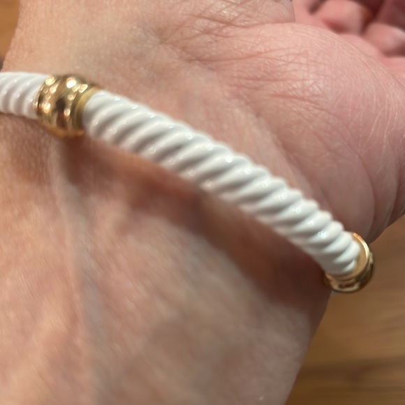 🔥Rockin Hot Originals Handcrafted white cable bracelet with gold embellishments - Picture 3 of 3